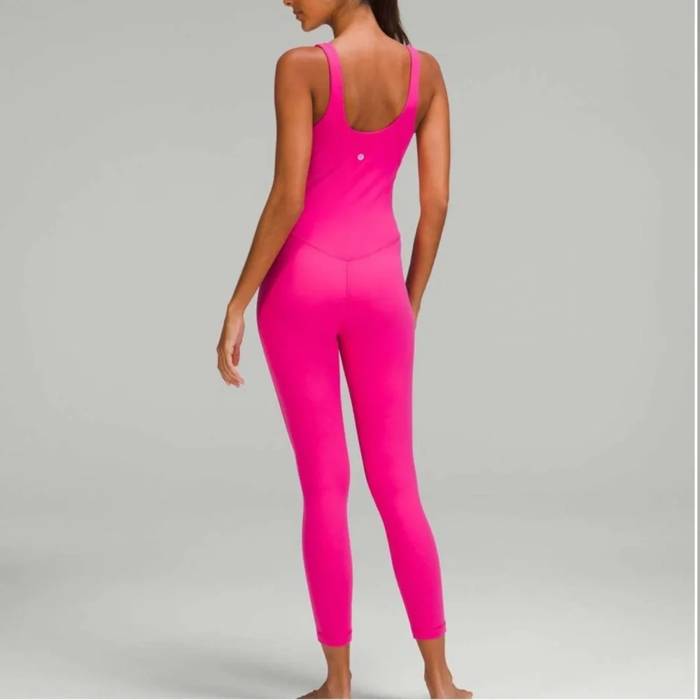 Lululemon Align Bodysuit 25"
Sonic Pink size 4 Nulu - Picture 5 of 5